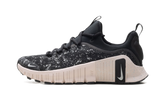 Free Metcon 6 SE WMNS "Black Silt Red" HV2017 001