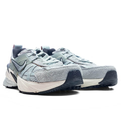 Women's V2K Run - Light Pumice/Chrome/Light Orewood Brown/Black