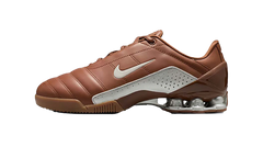 Total 90 Shox Magia WMNS "Pecan / Metallic Silver" IO9300 200