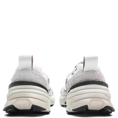 Women's V2K Run - Summit White/Chrome/White/Light Orewood Brown