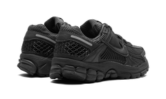 Zoom Vomero 5 WMNS"Triple Black" FQ7079 002
