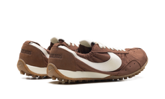 Moon Shoe WMNS"Jacquemus - Fauna Brown" HV8547 200